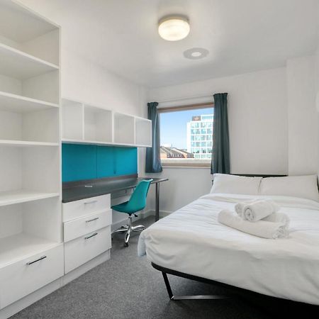 لوتون Bright & Central Room In Luton, Sleeps 2 المظهر الخارجي الصورة