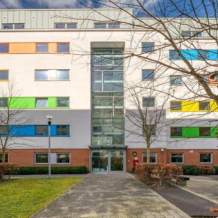 لوتون Bright & Central Room In Luton, Sleeps 2 المظهر الخارجي الصورة