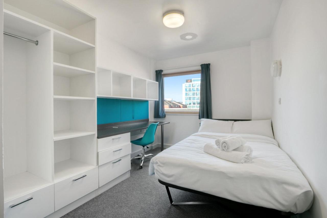 لوتون Bright & Central Room In Luton, Sleeps 2 المظهر الخارجي الصورة