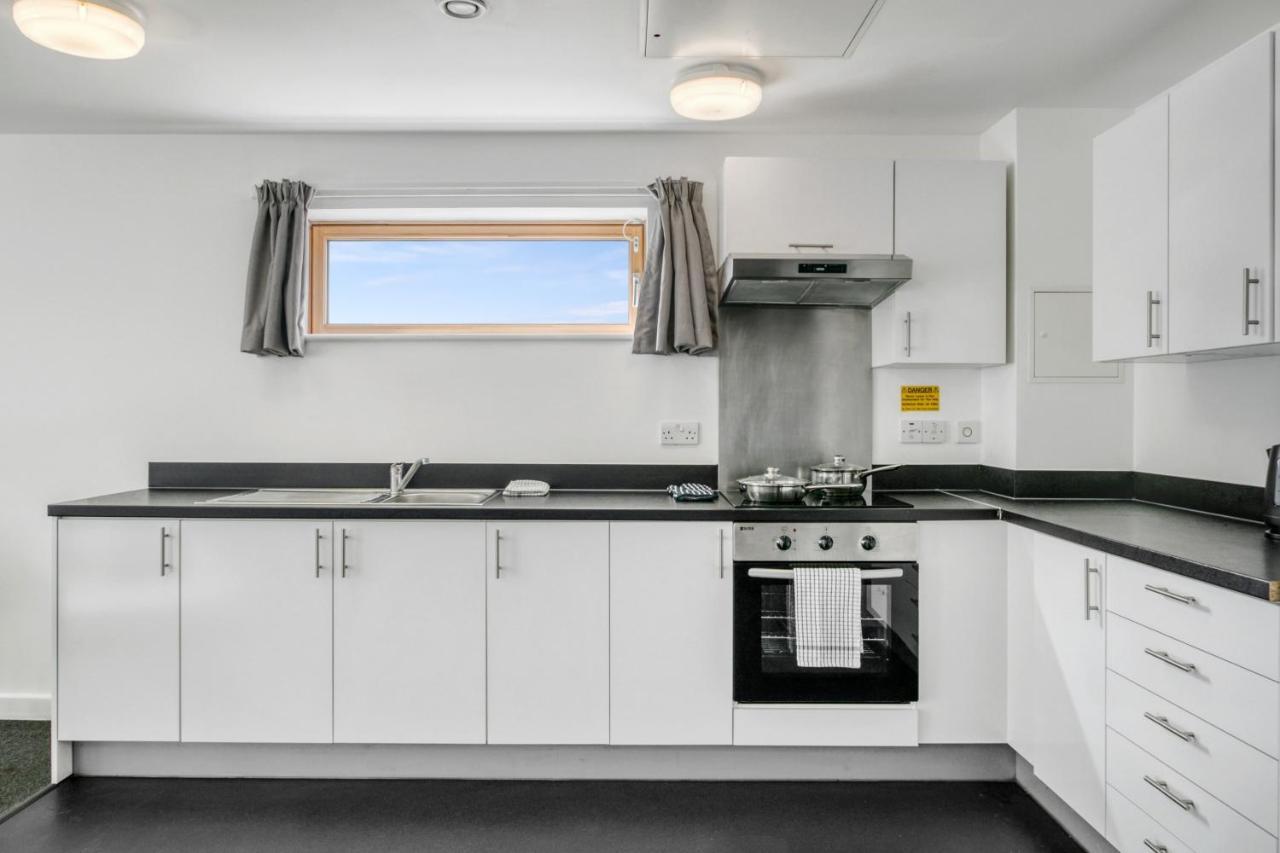 لوتون Bright & Central Room In Luton, Sleeps 2 المظهر الخارجي الصورة