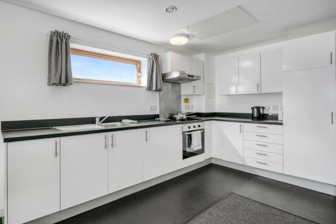 لوتون Bright & Central Room In Luton, Sleeps 2 المظهر الخارجي الصورة